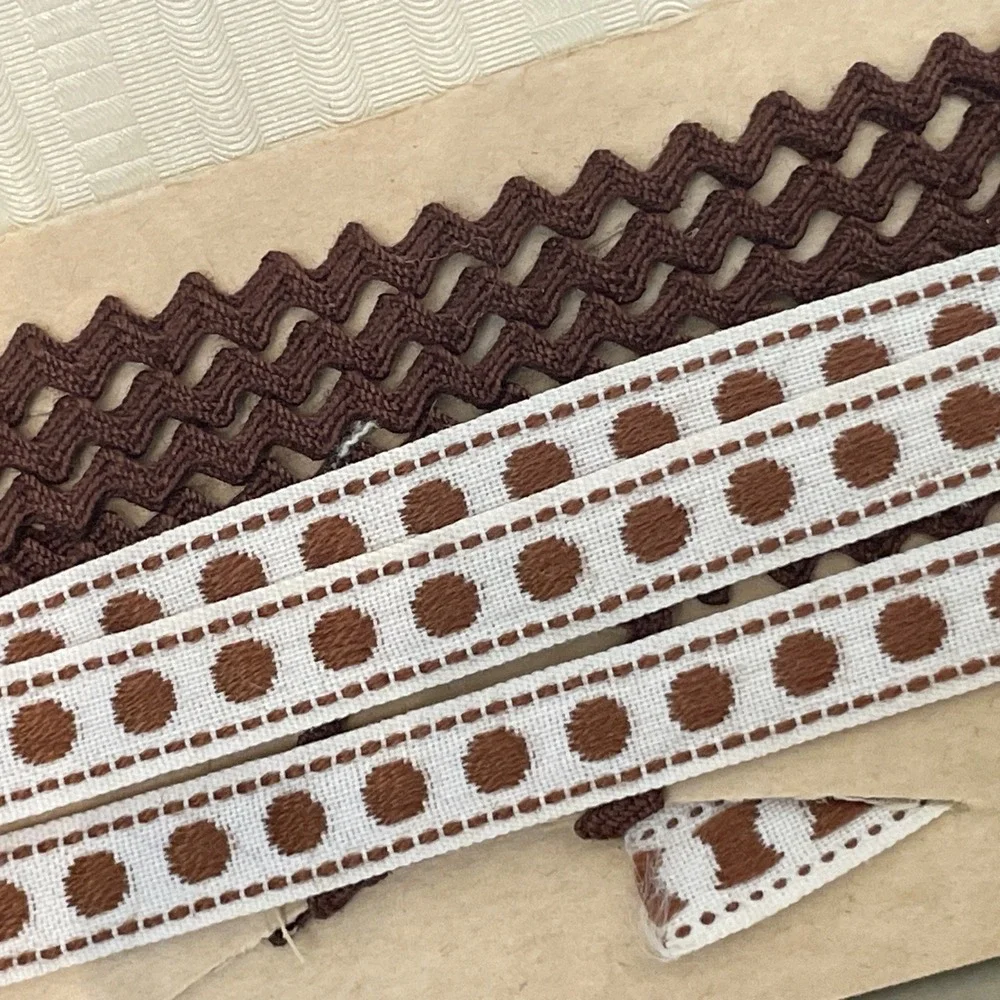 Brown Fabric Trim Edge Detail Rick-rack  130